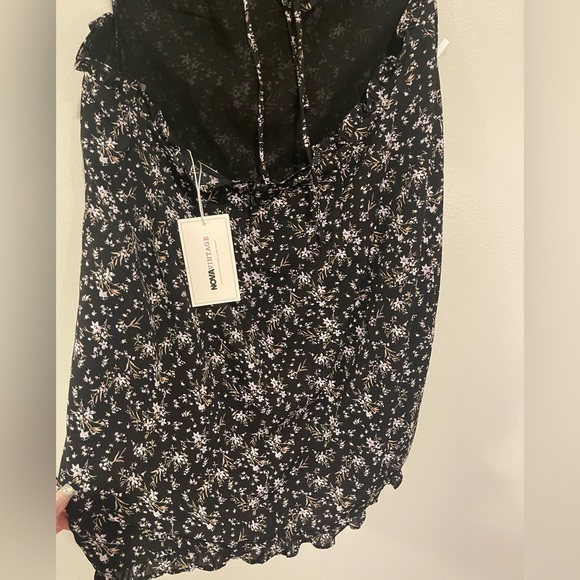 NWT Summer Floral Mini Dress Size - Large Runs small - Picture 12 of 16